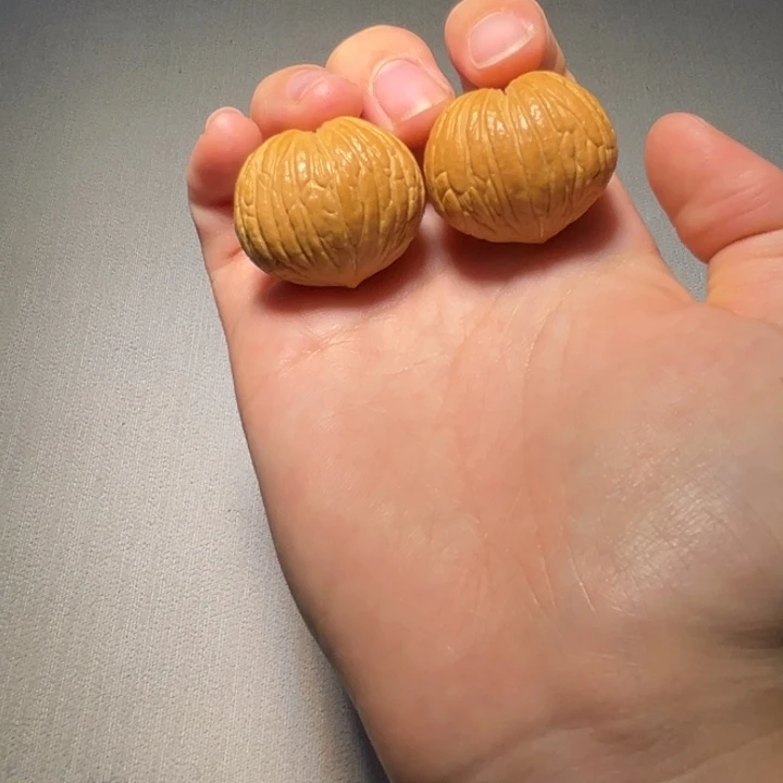 文玩核桃把件猴头爱心487