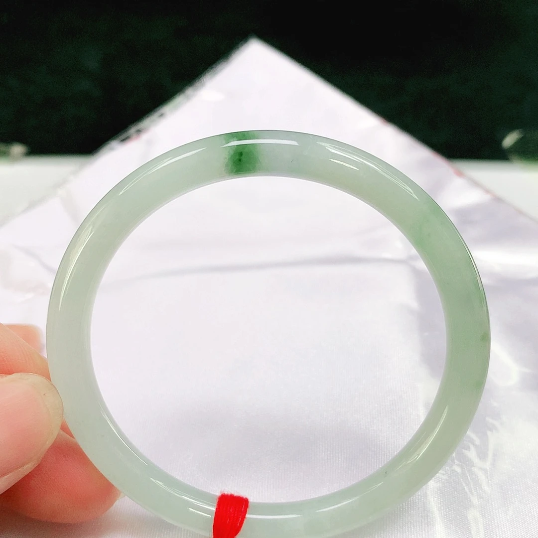 翡翠手镯（圆镯）未镶嵌49 号翡翠手镯