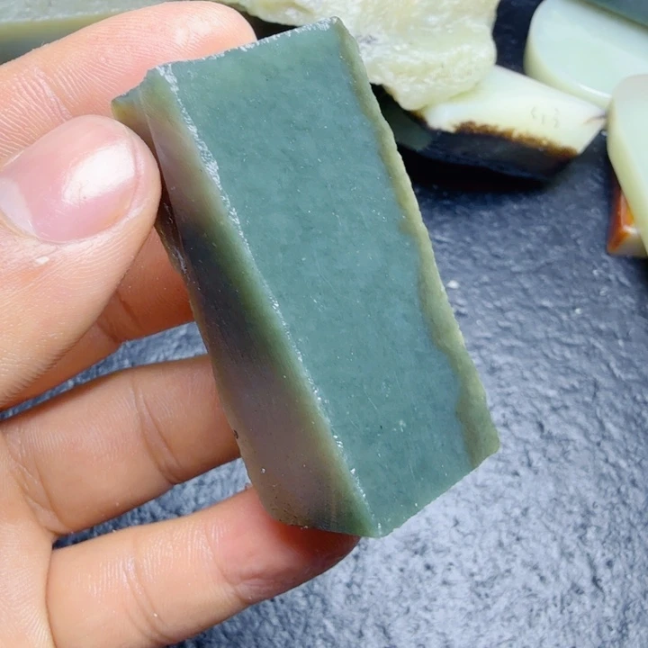 和田玉（糖玉）未镶嵌珠宝奇石