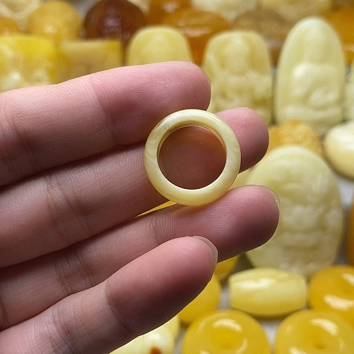 琥珀颈饰未镶嵌琥珀蜜蜡吊坠