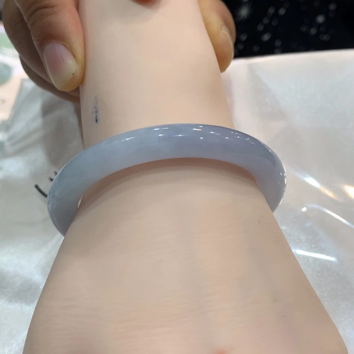 翡翠手镯未镶嵌54.4圈 圆条