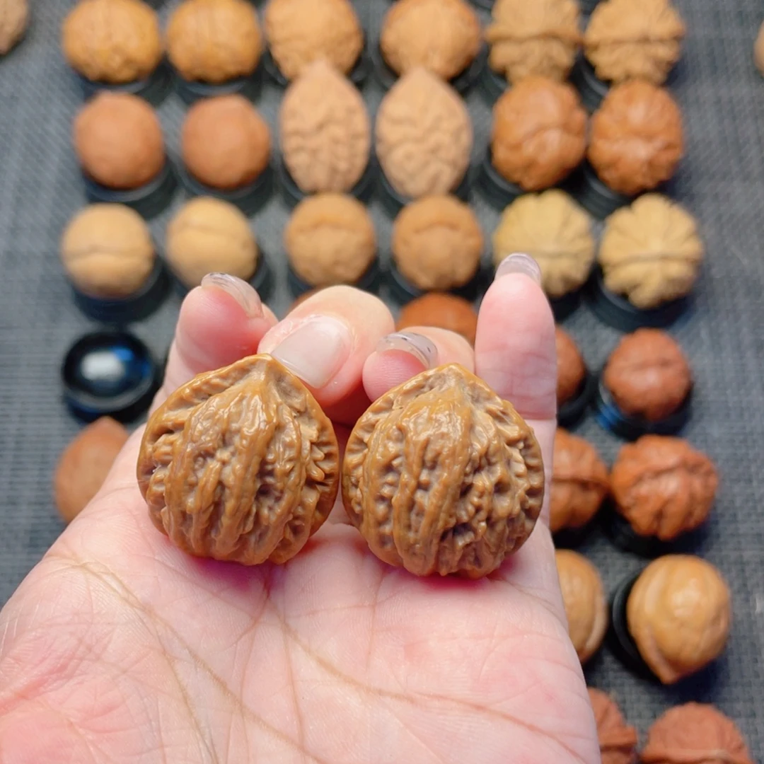 隋***鑫把件文玩核桃油蜡粗筋