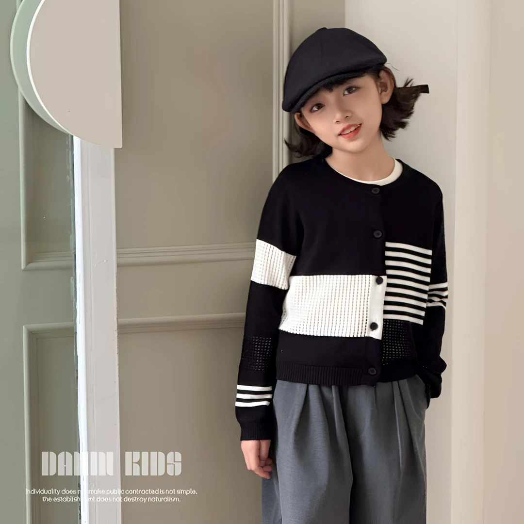 【嗒囜】女童25春季新款设计感拼接针织衫儿童百搭单排扣针织外套