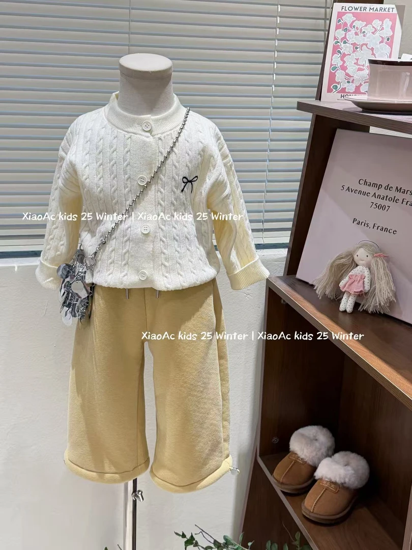 韩系女童冬季款奶白蝴蝶结刺绣绞花开衫女宝百搭羊驼绒加厚卫裤套