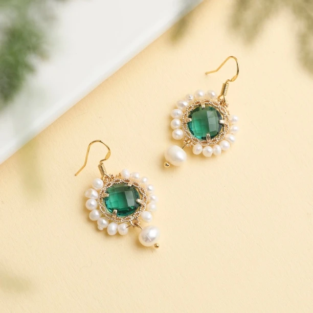 （桃）约4mm天然淡水珍珠耳钉（绿色锆石贵气款）