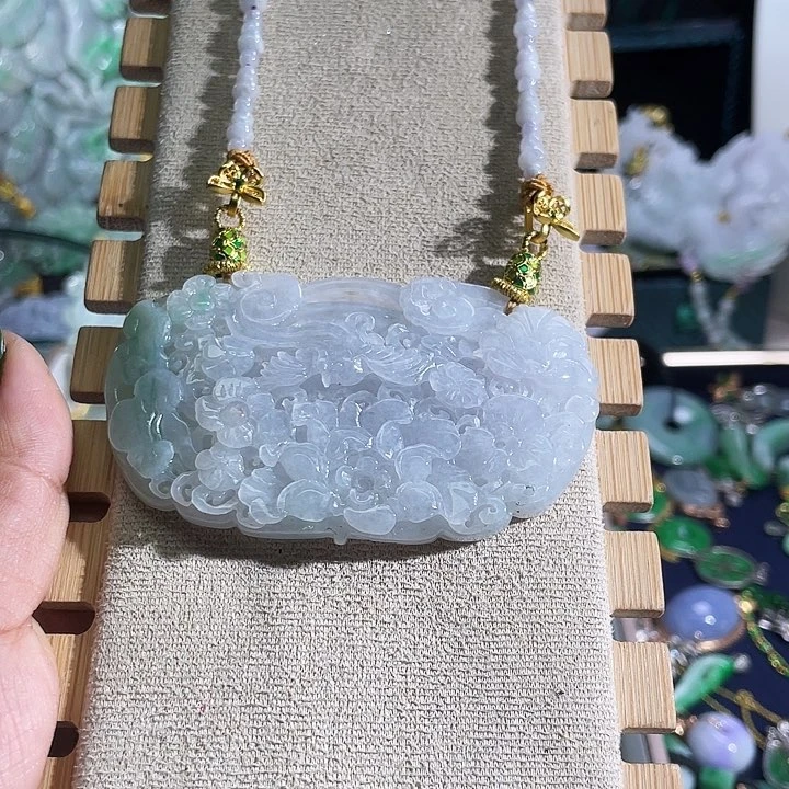 翡翠颈饰未镶嵌翡翠冰疙瘩喜上眉梢吊坠