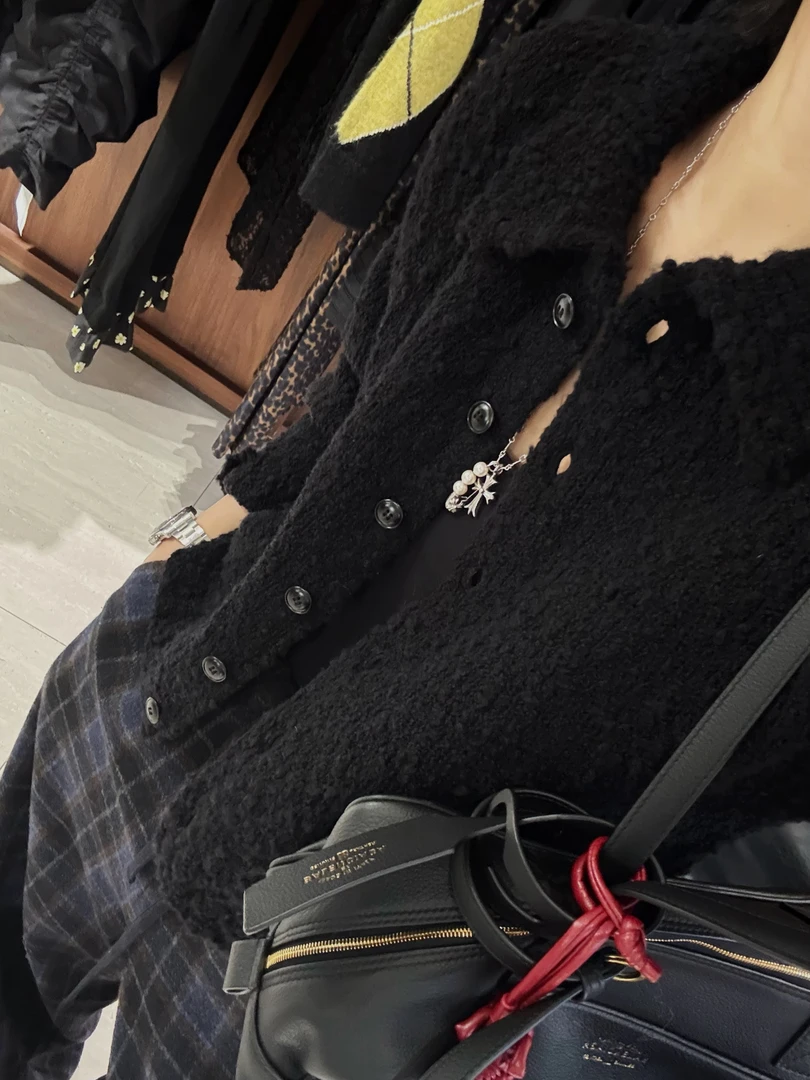 【黑天鹅】羊毛小翻领颗粒感排扣开衫毛衣  J25MY870