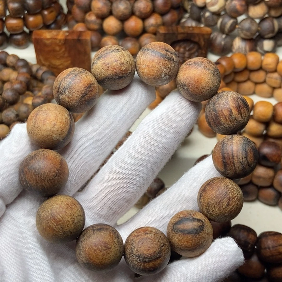 贡木福利1.8红油手串