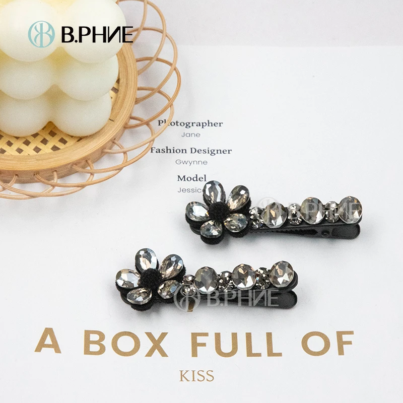 B.【贝菲】冬季新款黑色植绒花朵鸭夹重工钻发夹