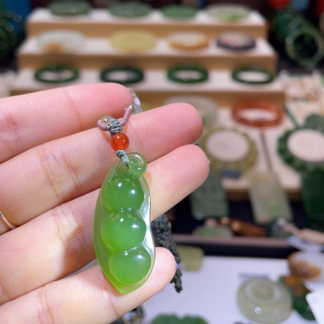 和田玉高品果绿福豆未镶嵌