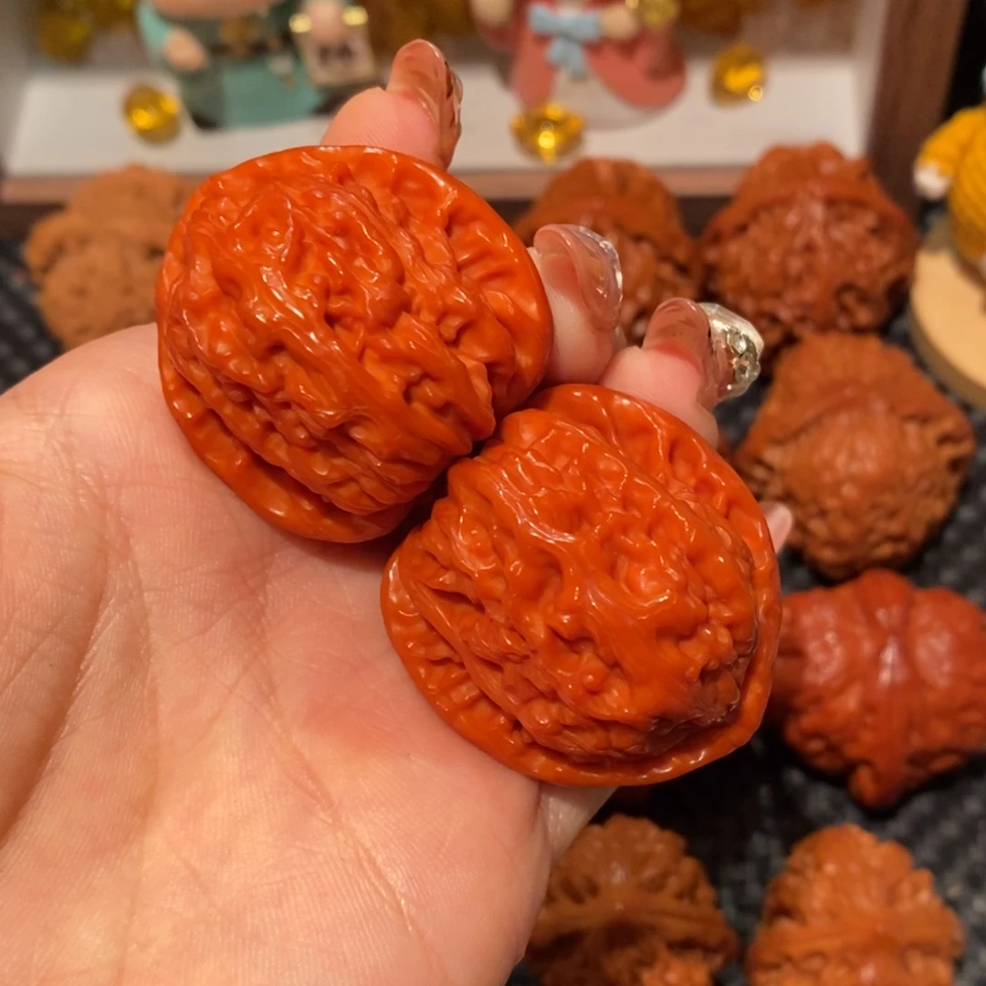 吊坠桃核36.3玉化白狮子，1037