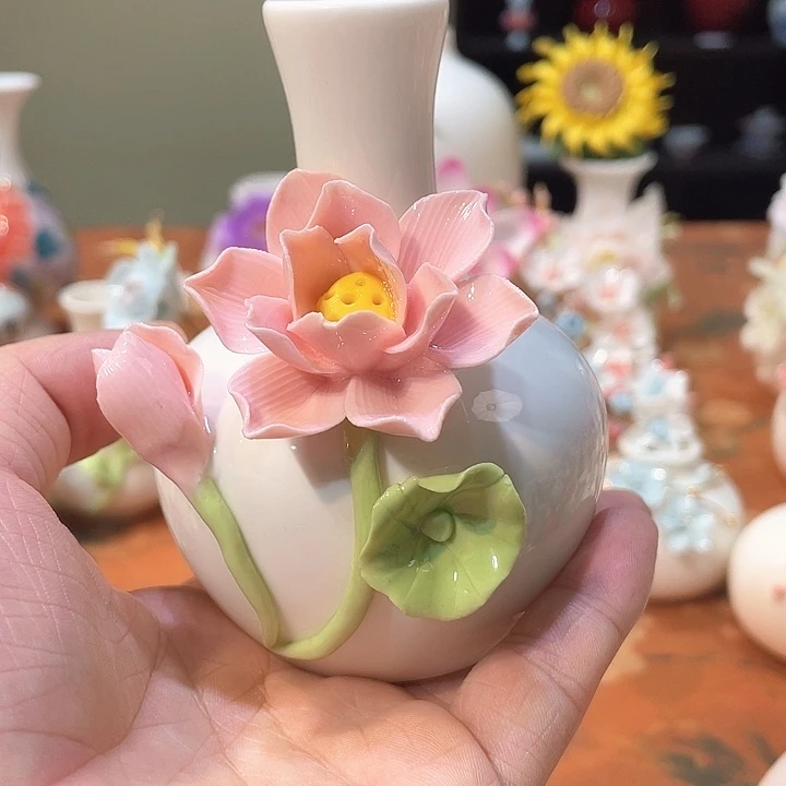 手工陶瓷精致摆件