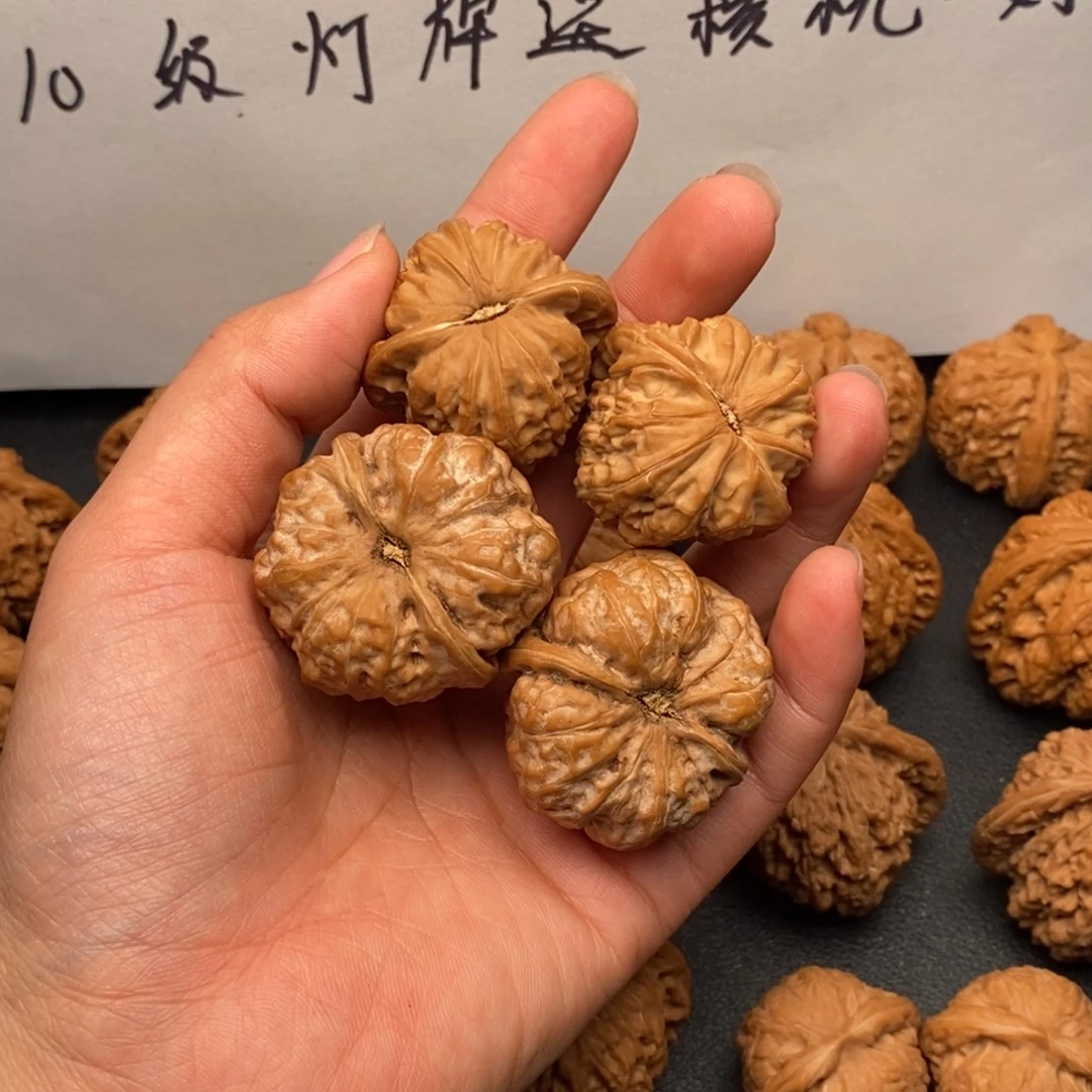 D***爺文玩核桃把件蛤蟆头+白狮子