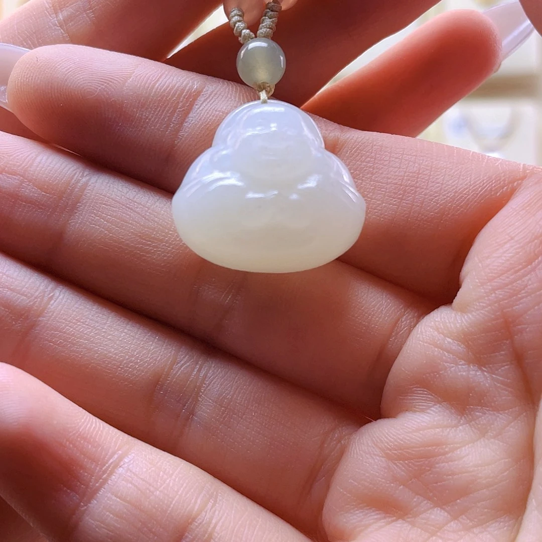 和田玉吊坠(赠链)未镶嵌田*果