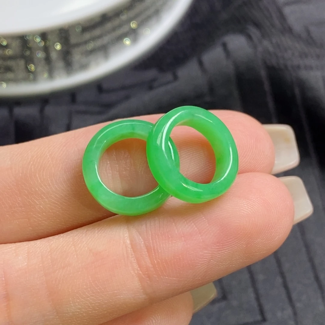 未镶嵌翡翠耳饰葱心绿甜甜圈