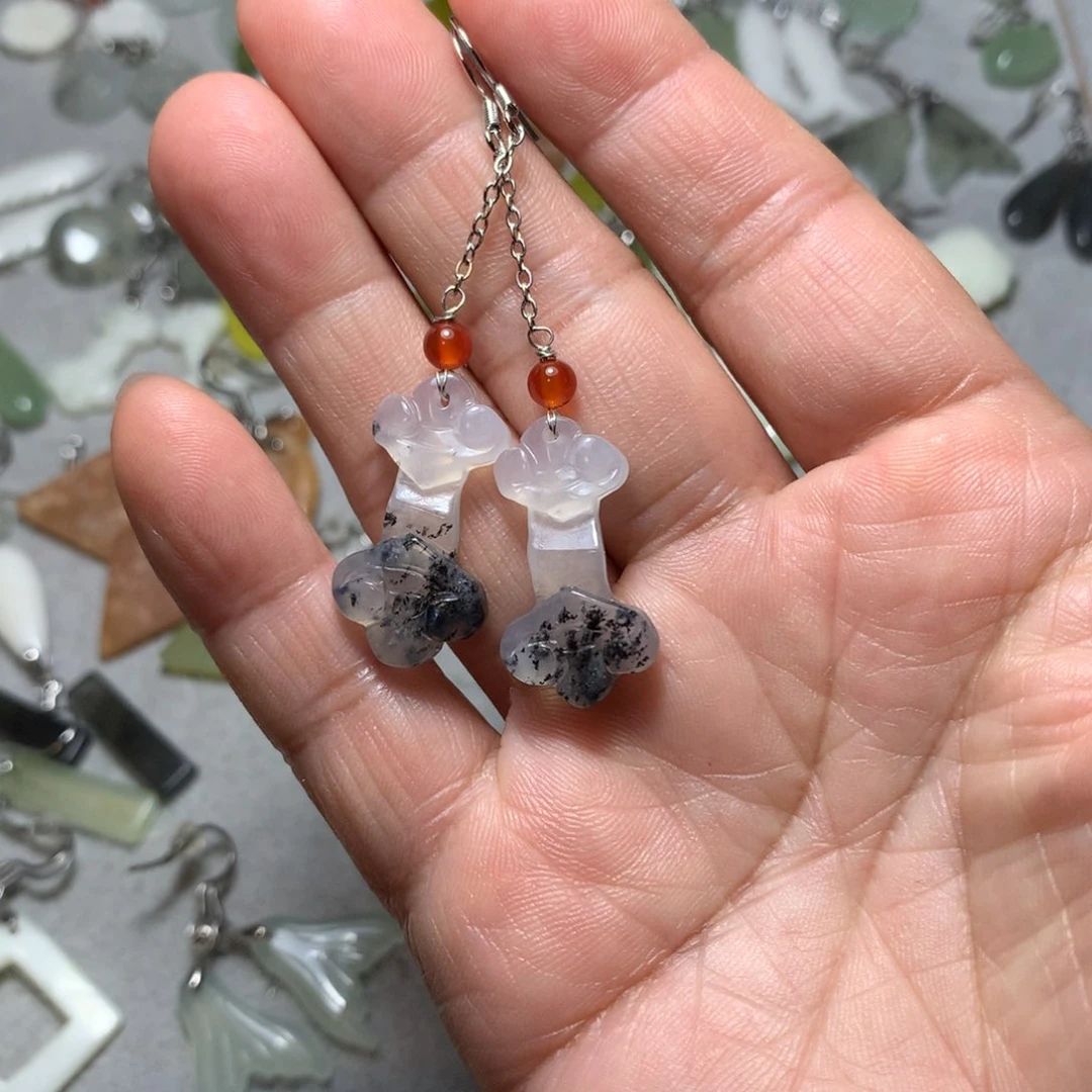 蛇纹石玉耳环未镶嵌