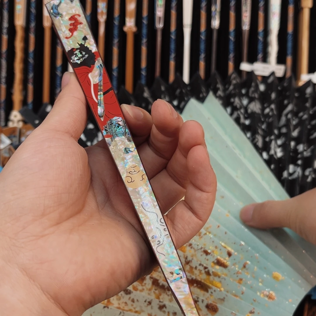 北***哥扇子纯手工制作工艺精湛