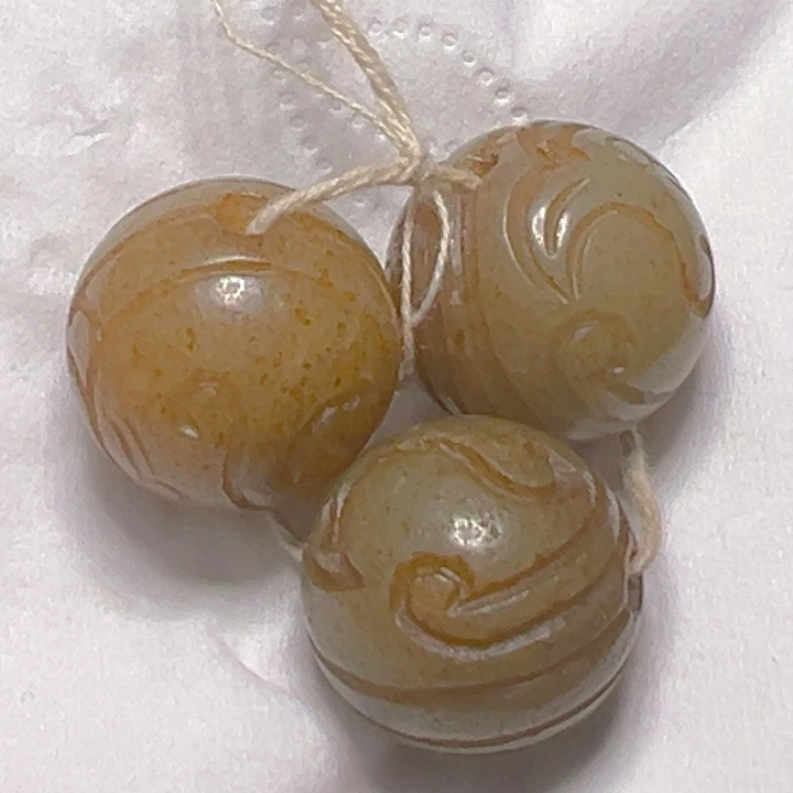 颈饰未镶嵌和田玉（糖玉）