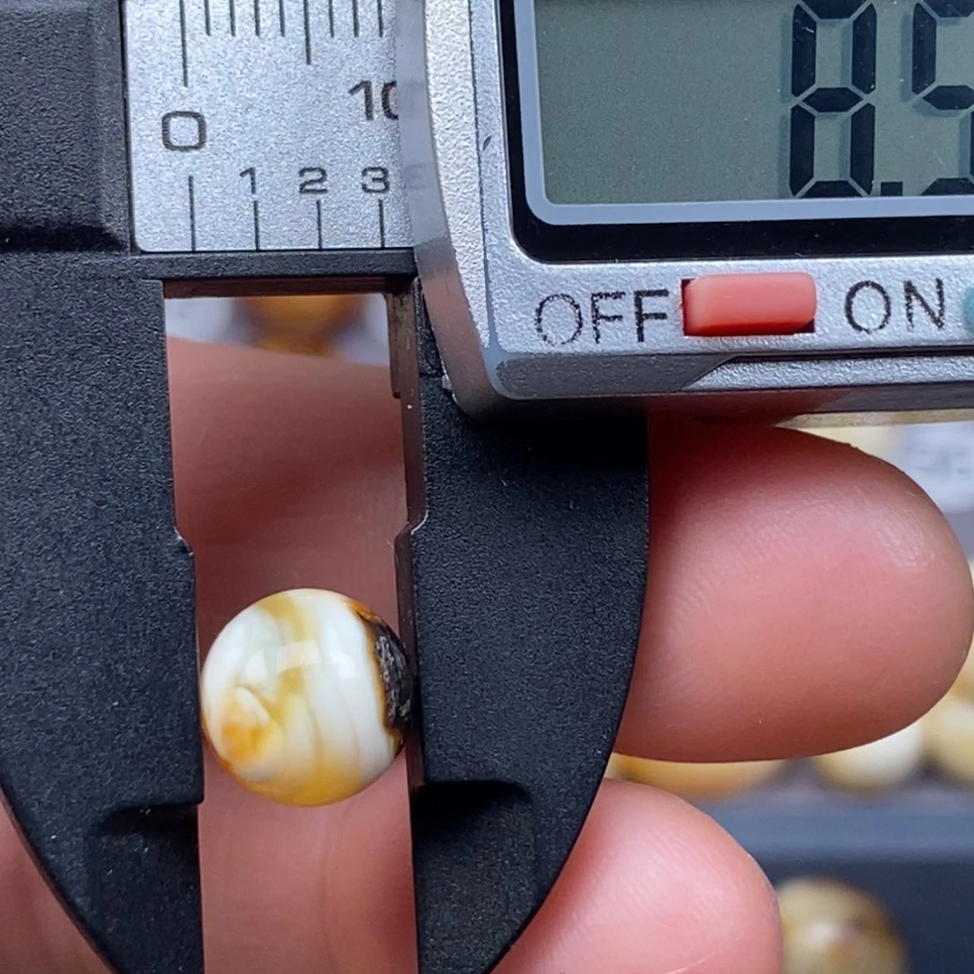 蜜蜡珠宝奇石未镶嵌