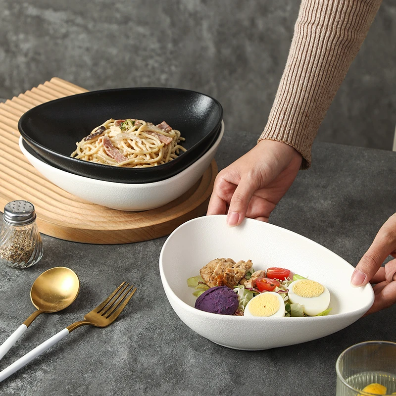 釉下彩水果盘创意餐具三角沙拉碗盘子高级感磨砂黑色餐盘新款盘