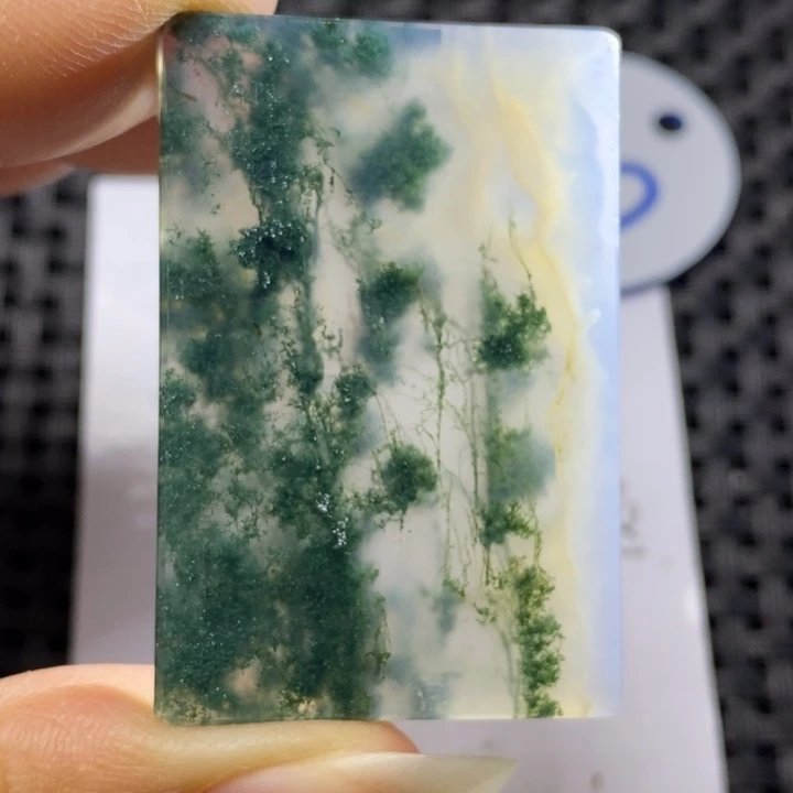 未镶嵌颈饰玛瑙/玉髓兰****行