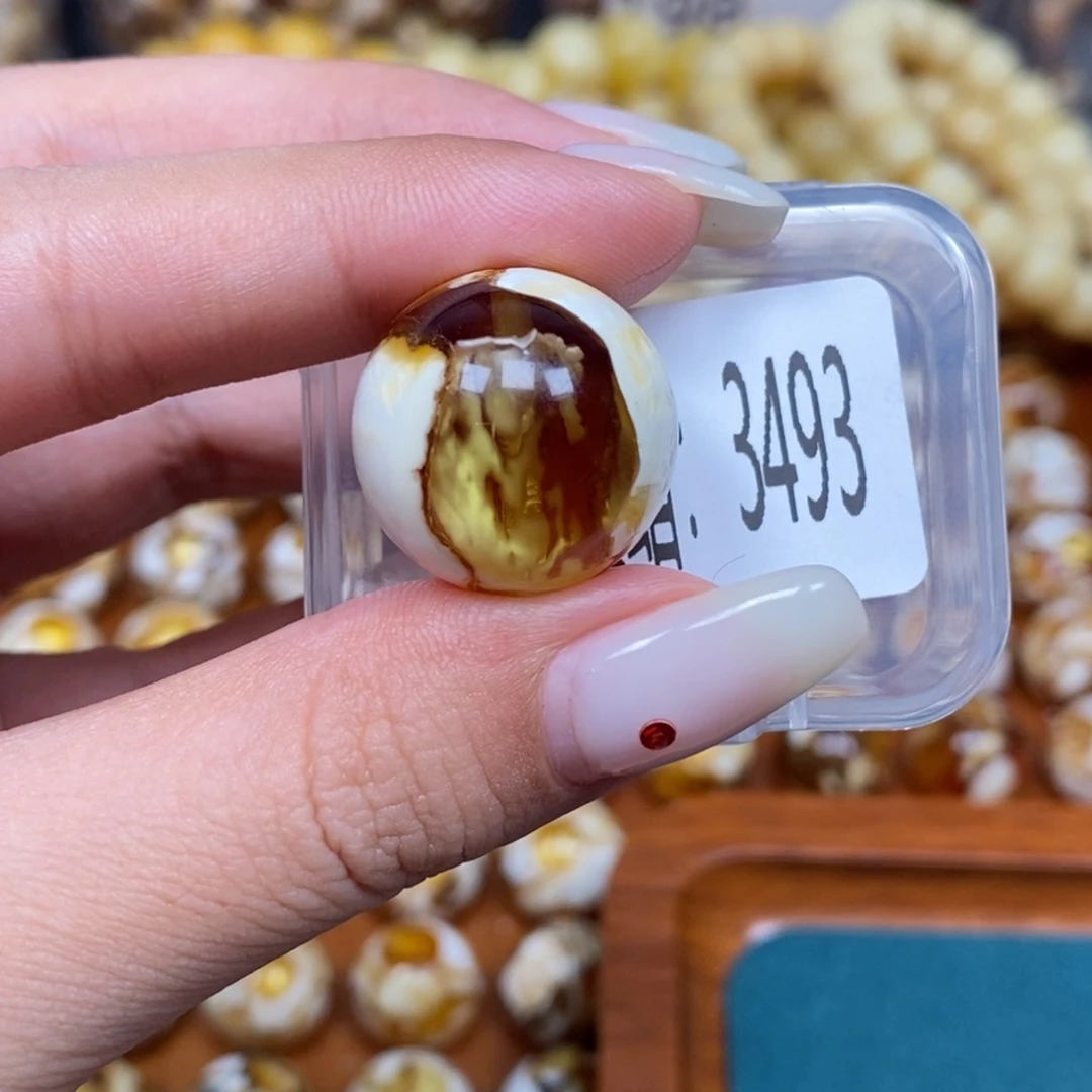 沁色蜜蜡未镶嵌3493