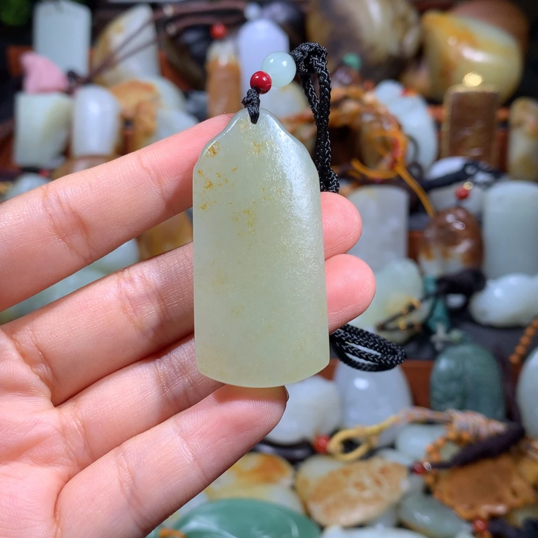 颈饰未镶嵌和田玉