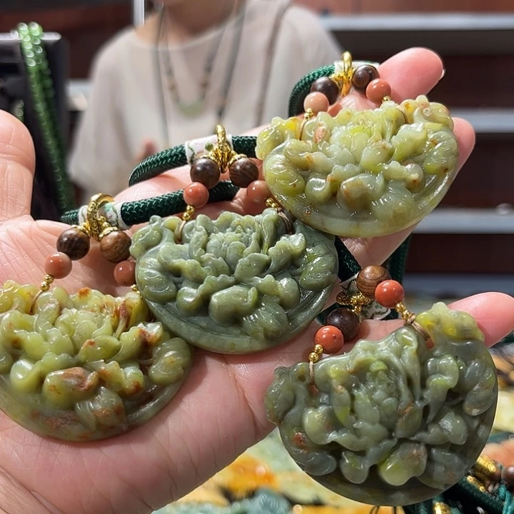 岫玉未镶嵌毛衣链