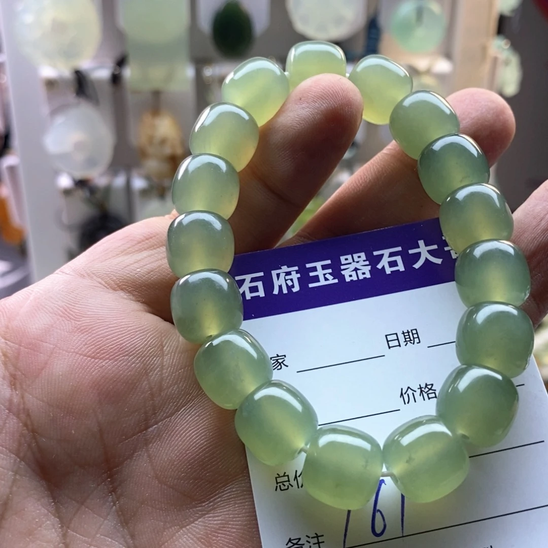 未镶嵌蛇纹石玉颈饰