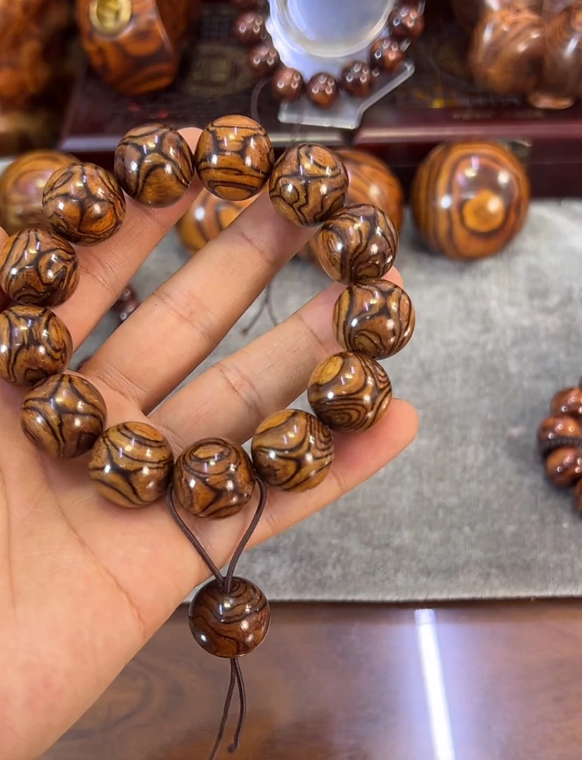 海南黄花梨1.8叉纹对眼手串