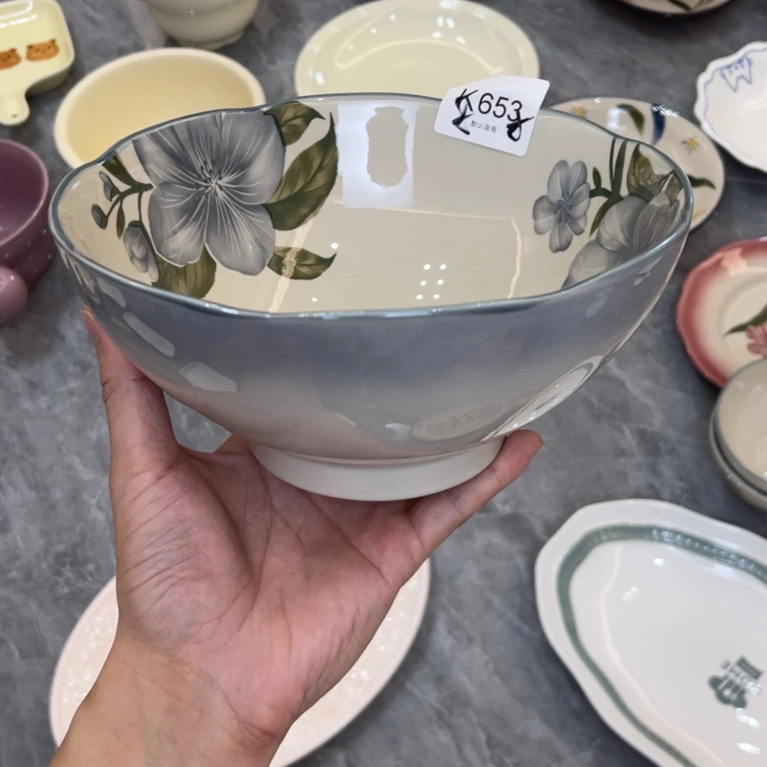 陶瓷微瑕餐具介意勿拍，满18飞！