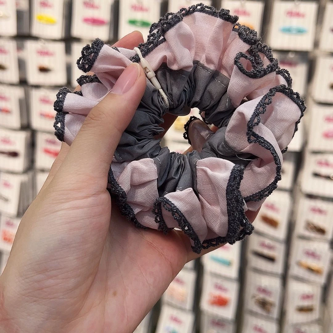 皮质非金属灰色粉色发圈
