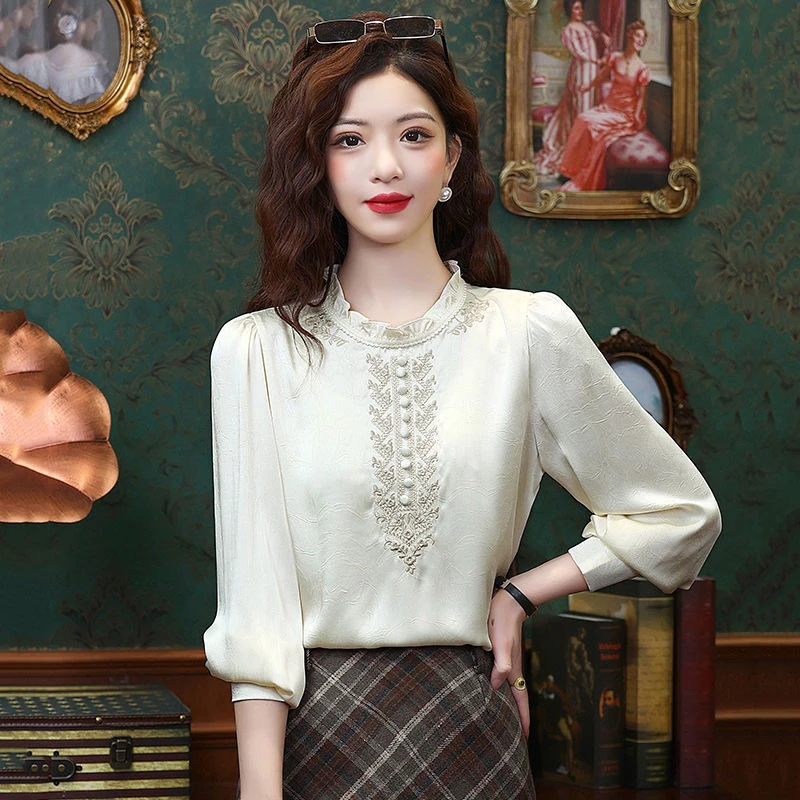 杭州高档衬衫女2025春季新款重工绣花木耳长袖高端缎面上衣