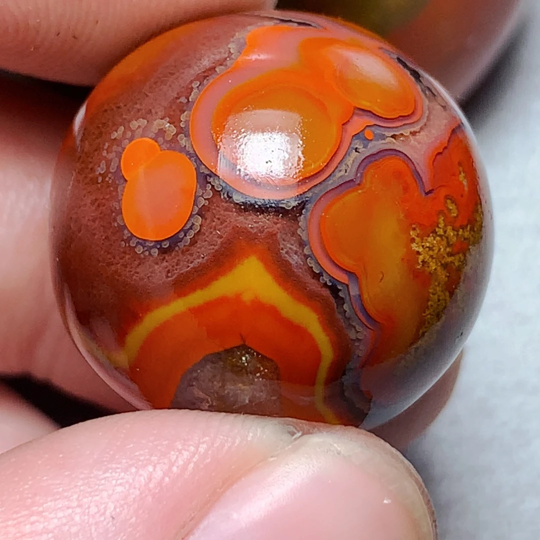 人***途玛瑙/玉髓未镶嵌战国红