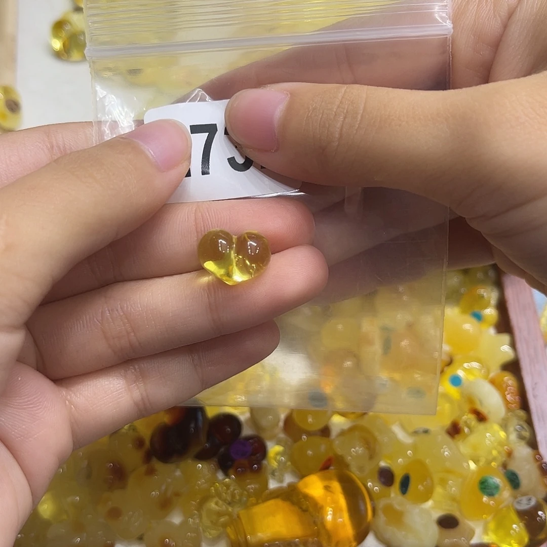 琥珀未镶嵌珠宝奇石