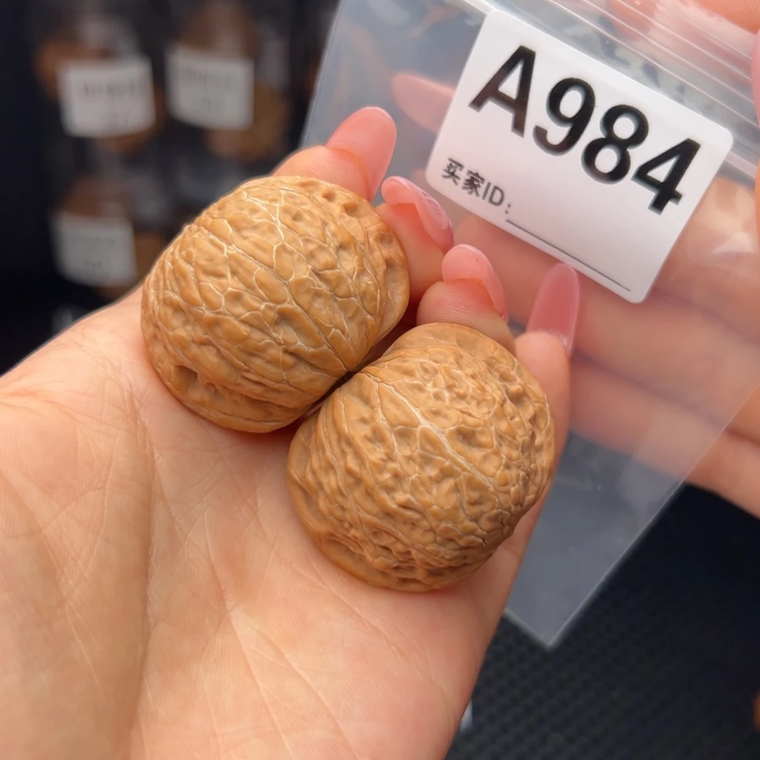 ****文玩核桃吊坠铁锤