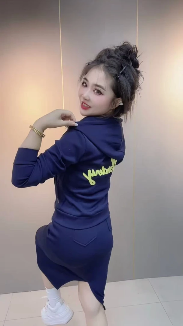2025秋季新款时尚休闲运动套装百搭洋气连帽卫衣拉链半身裙两件套