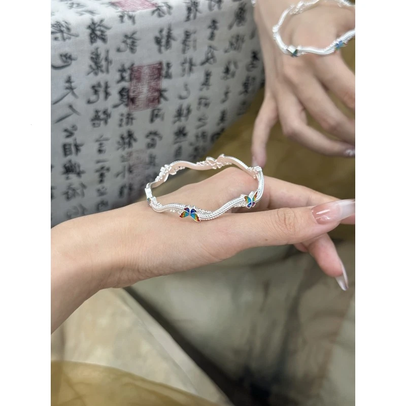 新中式彩色蝴蝶珐琅手镯新款气质个性高级感轻奢小众百搭手镯
