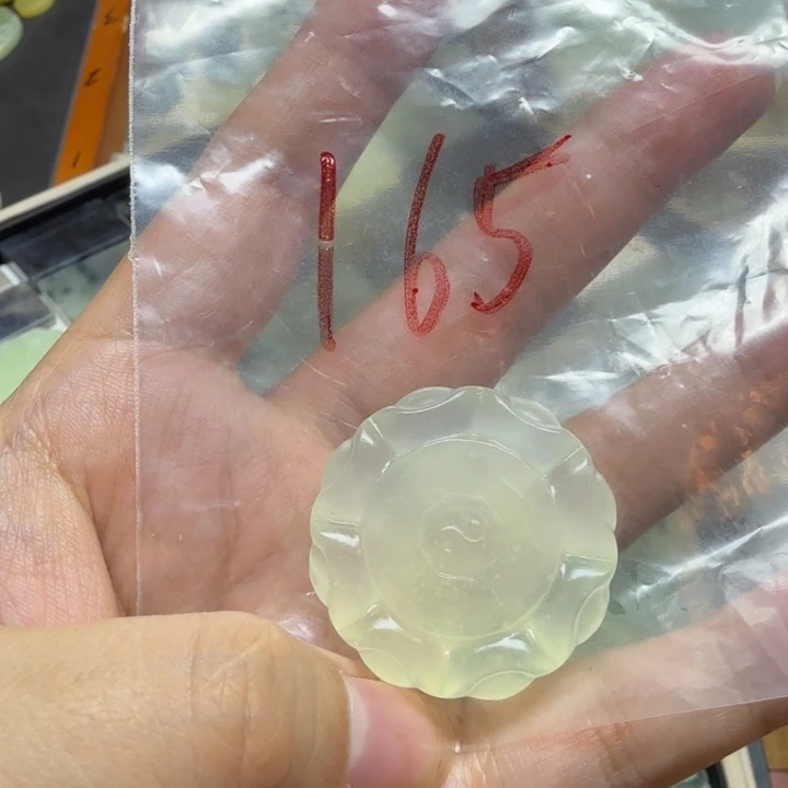 透闪石-蛇纹石玉吊坠未镶嵌嘭*嘭