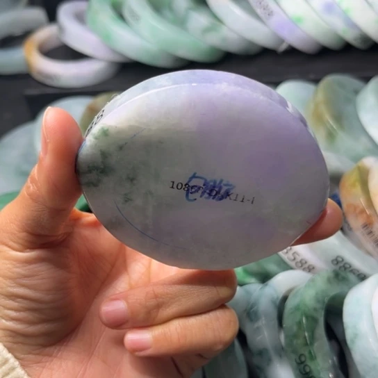 定制翡翠未镶嵌手镯