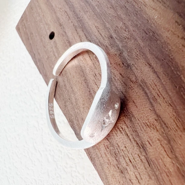 925银合成锆石戒指 日韩时尚百搭拉丝四芒星简约镶嵌银戒指