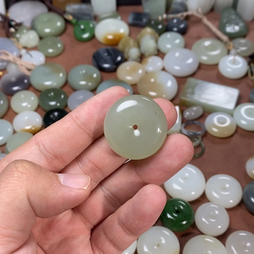 和田玉吊坠(不含链)未镶嵌?****呀