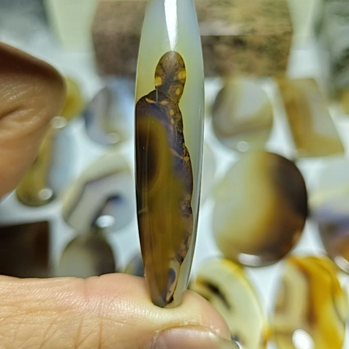 玛瑙/玉髓未镶嵌珠宝奇石