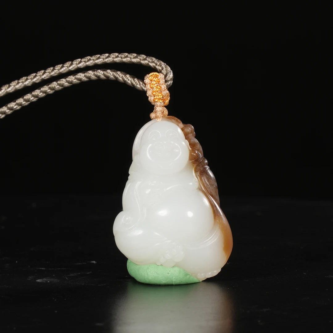 lot27和田糖白玉逍遥佛挂件/保利拍卖