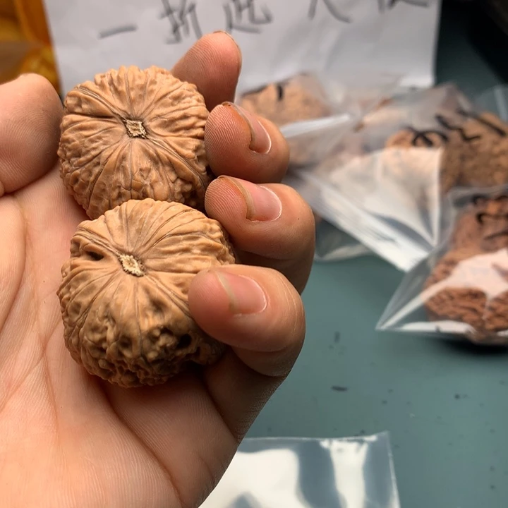 文玩核桃把件月**清平底136