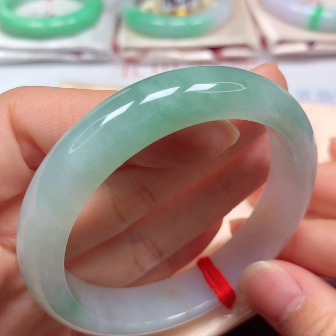 翡翠未镶嵌手镯冰胶半山水飘绿花5556