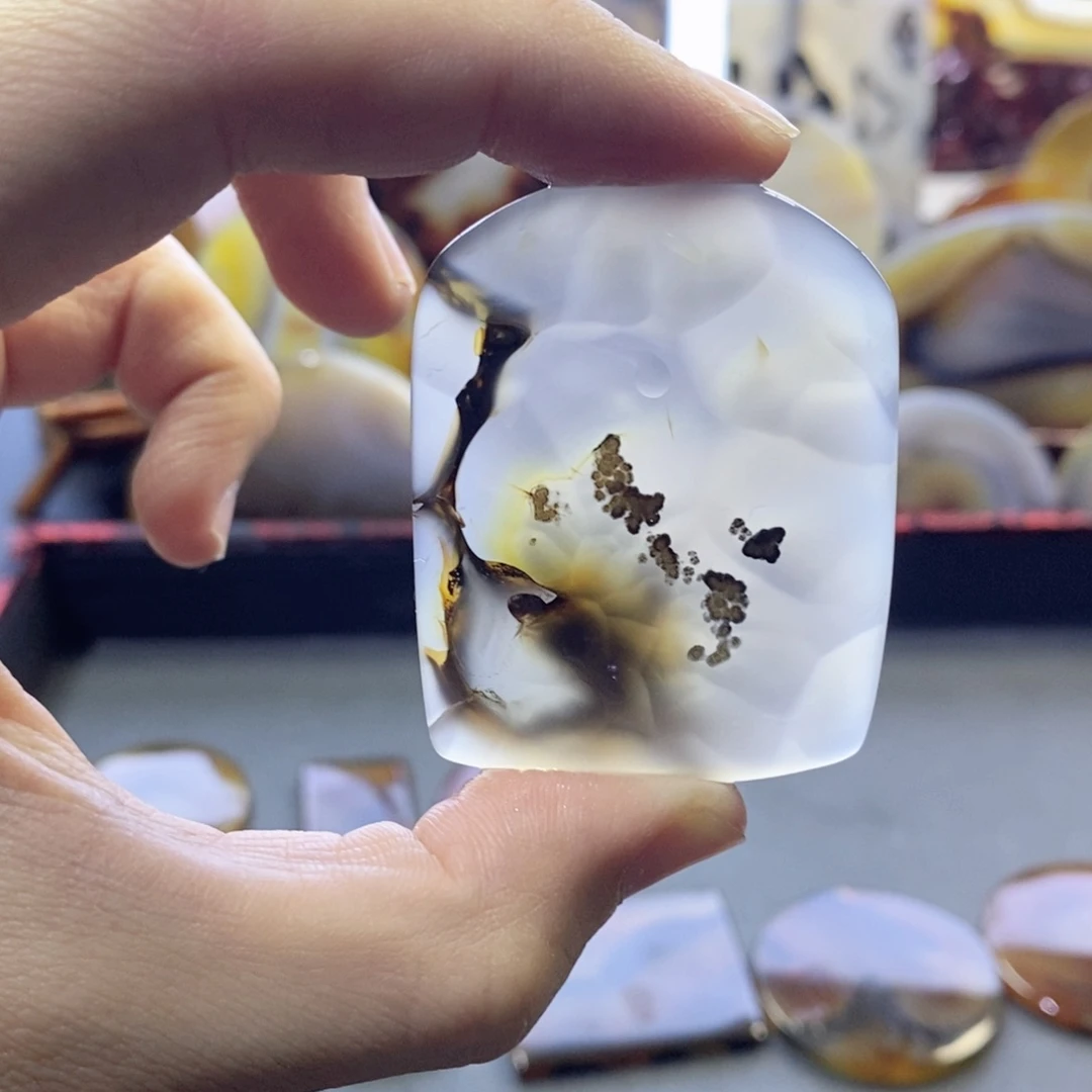 玛瑙/玉髓颈饰未镶嵌