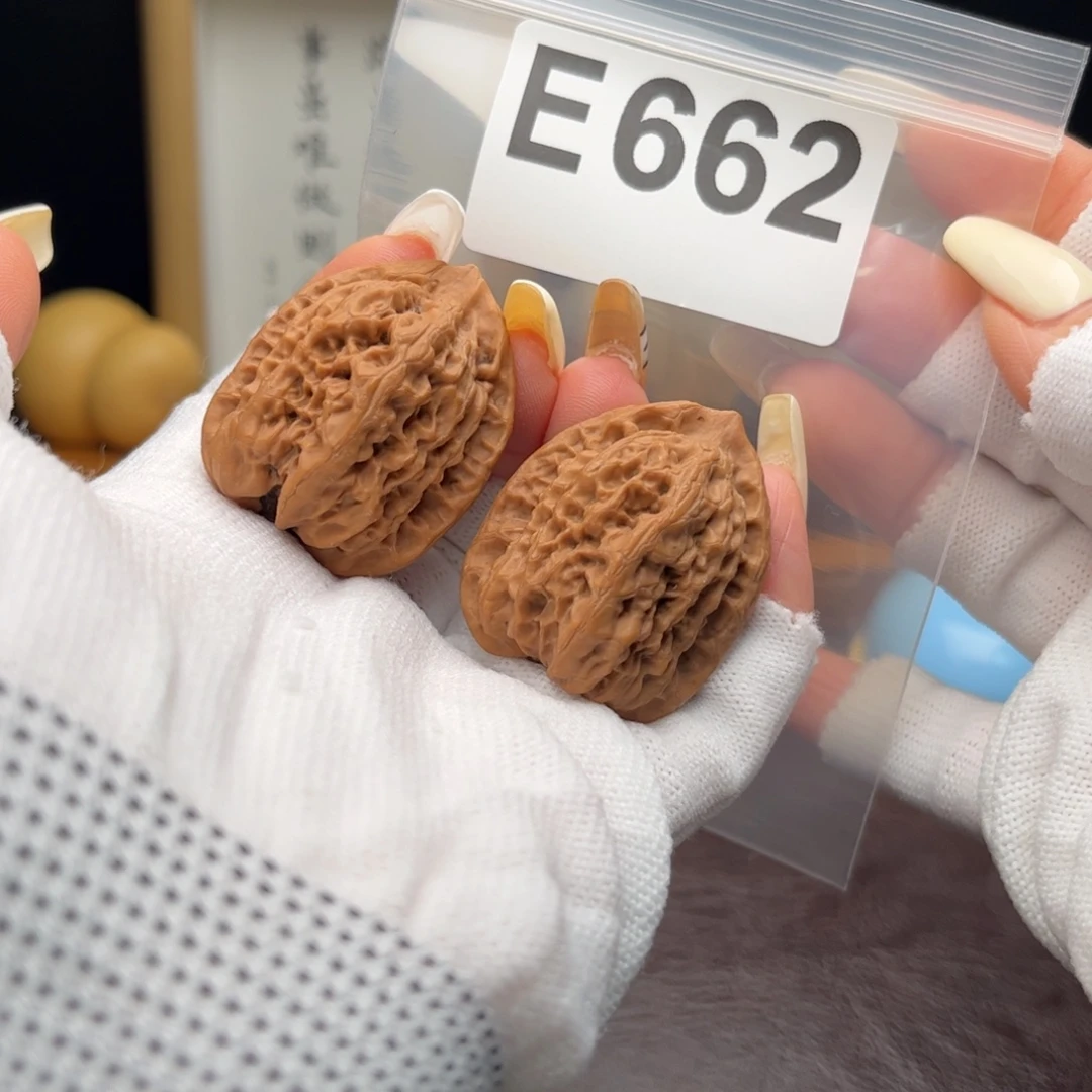 孙***松把件文玩核桃32佛度开播福利e662