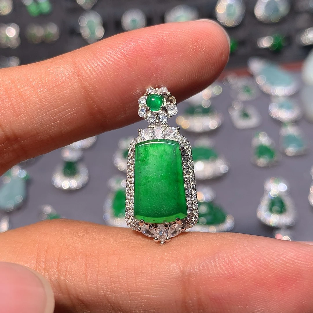 翡翠未镶嵌吊坠(不含链)