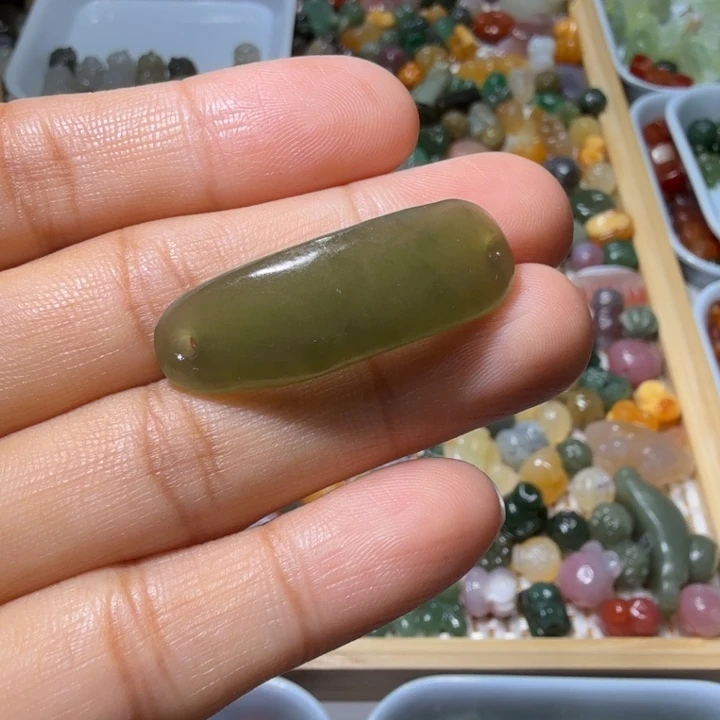 和田玉未镶嵌珠宝半成品